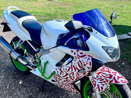 1999 Honda CBR 600F, белый, 325000 рублей, вид 1