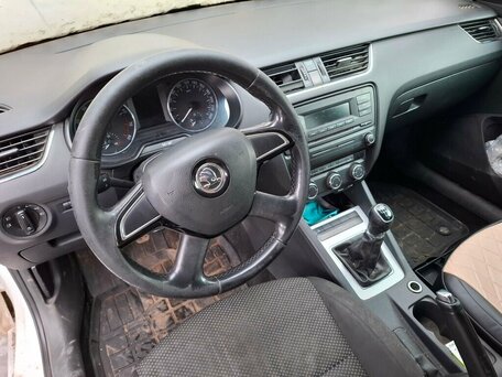 2013 Skoda Octavia III (A7), белый, 683000 рублей, вид 5