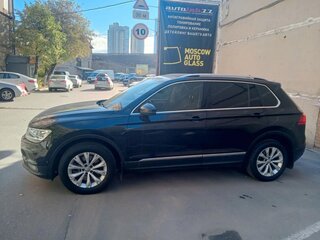 2018 Volkswagen Tiguan II, чёрный, 1990000 рублей, вид 5