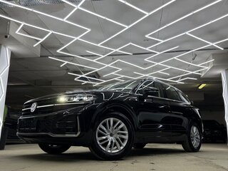 2025 Volkswagen Touareg III Рестайлинг, чёрный, 7900000 рублей, вид 3