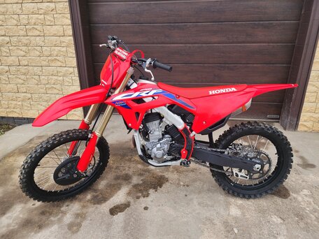 2023 Honda CRF 250R, красный, 700000 рублей, вид 3