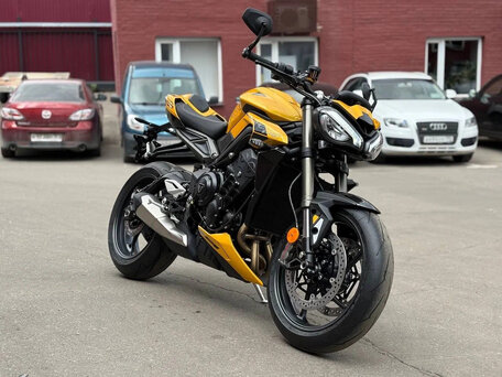 2026 Triumph Street Triple, жёлтый, 1850000 рублей, вид 5