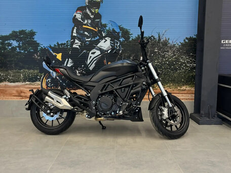 2026 Benelli 502 C, чёрный, 599000 рублей, вид 2