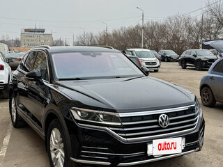 2020 Volkswagen Touareg III, чёрный, 4600000 рублей, вид 2