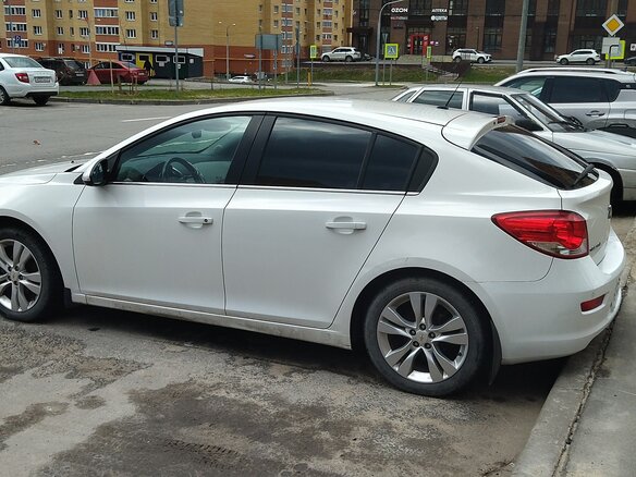2013 Chevrolet Cruze I Рестайлинг, белый, 1000000 рублей - вид 4