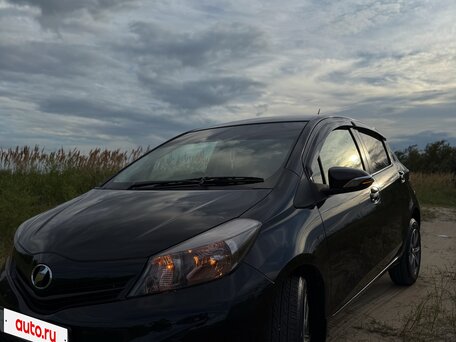 2011 Toyota Vitz III (XP130), чёрный, 580000 рублей, вид 1