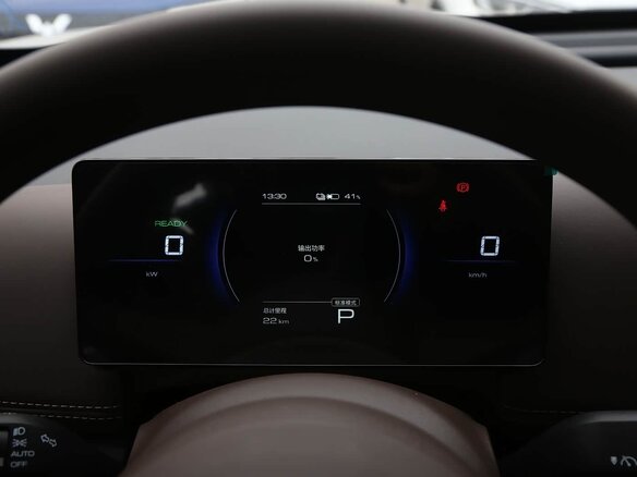 2026 Wuling Starlight 560, серебристый, 2500000 рублей - вид 13
