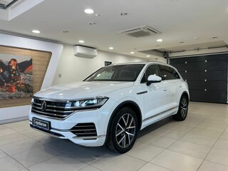 2020 Volkswagen Touareg III, белый, 6820000 рублей, вид 1