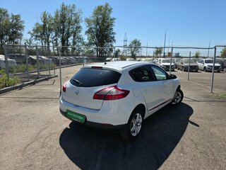 2013 Renault Megane III Рестайлинг, белый, 570000 рублей, вид 2