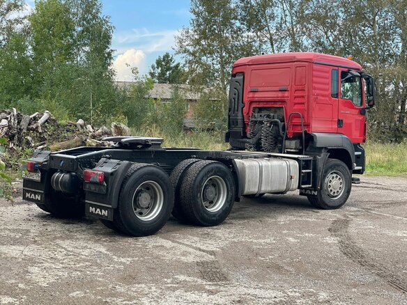 2015 MAN TGS, красный, 5500000 рублей - вид 2