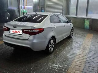 2012 Kia Rio III, серебристый, 800000 рублей, вид 4