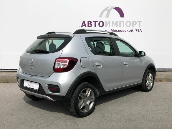 2019 Renault Sandero Stepway II Рестайлинг, серебристый - вид 1
