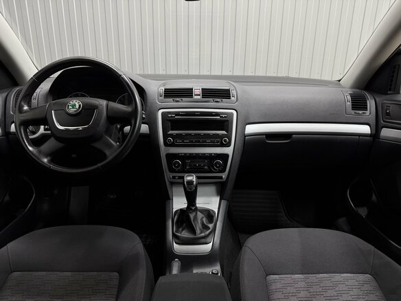2012 Skoda Octavia II (A5) Рестайлинг, серый, 890000 рублей - вид 7