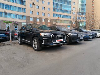 2020 Audi Q7 55 TFSI II (4M) Рестайлинг, чёрный, 4200000 рублей, вид 3