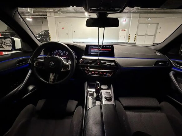 2018 BMW 5 серии 530i xDrive VII (G30/G31/G38), белый, 3250000 рублей - вид 11