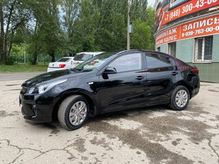 2017 Kia Rio IV, чёрный, 1449999 рублей, вид 3