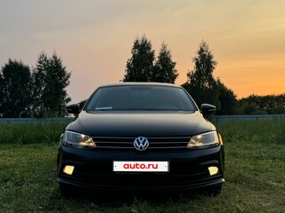 2015 Volkswagen Jetta VI Рестайлинг, чёрный, 900000 рублей, вид 2