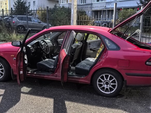 2001 Mazda 626 V (GF), красный, 150000 рублей - вид 16