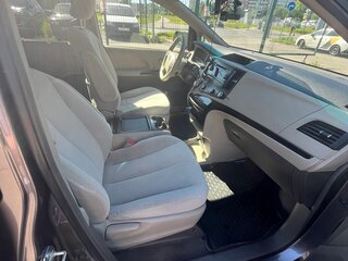 2011 Toyota Sienna III, серый, 2150000 рублей, вид 5
