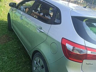 2013 Kia Rio 5-speed III, серебристый, 670000 рублей, вид 5