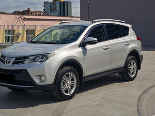 2013 Toyota RAV4 IV (XA40), серебристый, 1750000 рублей, вид 1