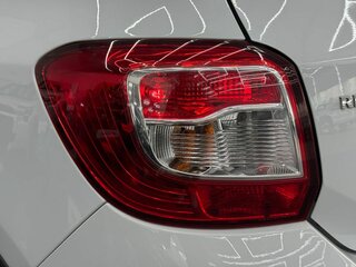 2018 Renault Sandero II Рестайлинг, белый, 739000 рублей, вид 3