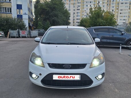 2010 Ford Focus II Рестайлинг, белый, 490000 рублей, вид 1