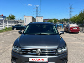 2020 Volkswagen Tiguan Allspace II, серый, 2450000 рублей, вид 2
