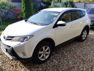 2014 Toyota RAV4 IV (XA40), белый, 1650000 рублей, вид 3