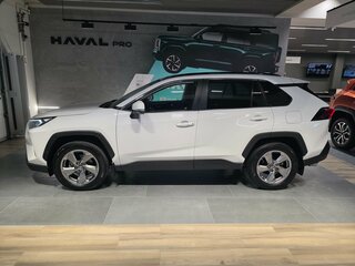 2020 Toyota RAV4 V (XA50), белый, 3190000 рублей, вид 4