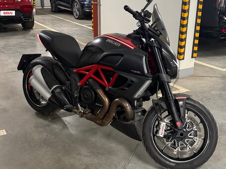 2011 Ducati Diavel Carbon, красный, 900000 рублей, вид 2