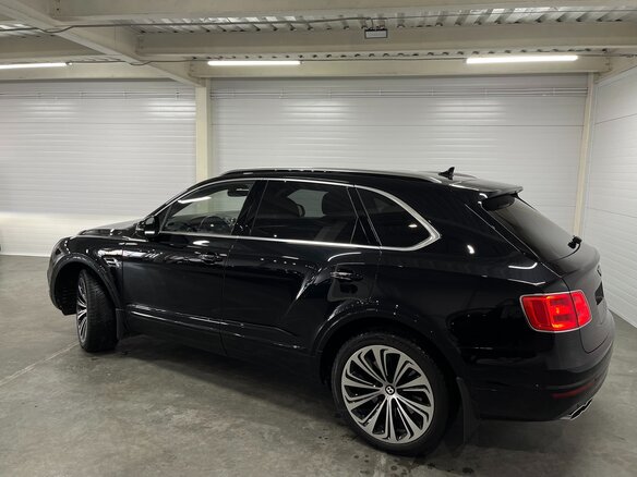 2017 Bentley Bentayga I, чёрный - вид 4