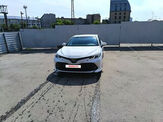 2019 Toyota Camry VIII (XV70), белый, 2150000 рублей, вид 4