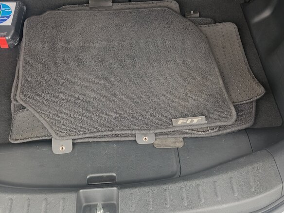 2011 Honda Fit Hybrid II, серый, 850000 рублей - вид 11