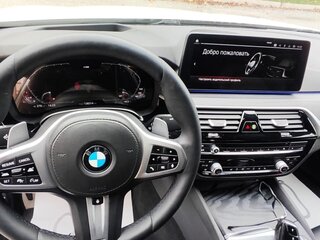 2021 BMW 5 серии 530i xDrive VII (G30/G31/G38) Рестайлинг, белый, 4000000 рублей, вид 3
