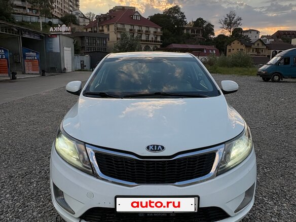 2012 Kia Rio 4-speed III, белый, 650000 рублей - вид 2