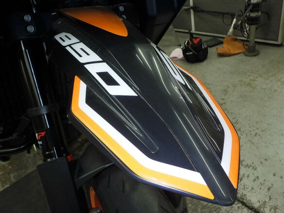 2023 KTM 890 SMT, чёрный, 1077000 рублей - вид 7