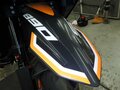 2023 KTM 890 SMT, чёрный, 1077000 рублей - вид 7