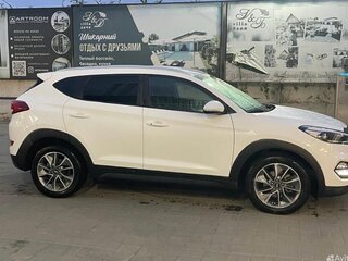 2018 Hyundai Tucson III, белый, 2400000 рублей, вид 4