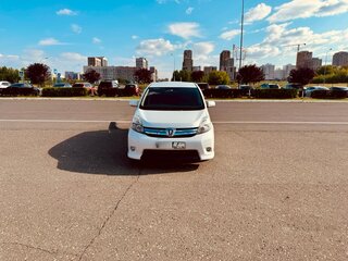2013 Toyota ISis I Рестайлинг, белый, 1300000 рублей, вид 1
