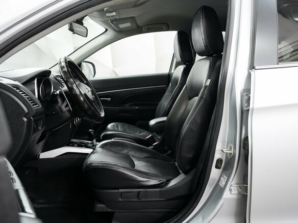 2011 Mitsubishi ASX I, серебристый, 921000 рублей - вид 9