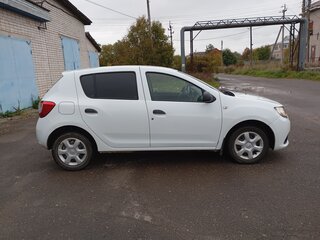 2015 Renault Sandero II, белый, 500000 рублей, вид 3