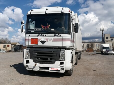 2002 Renault Magnum, белый, 3100000 рублей, вид 1