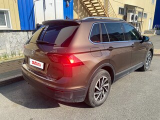 2018 Volkswagen Tiguan II, коричневый, 2500000 рублей, вид 5