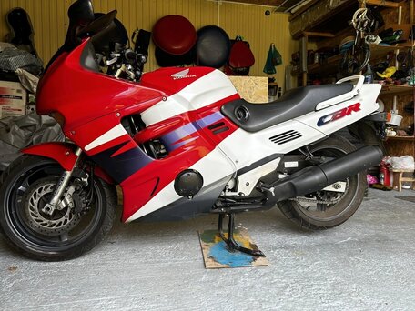 1995 Honda CBR 1000F, пурпурный, 400000 рублей, вид 3