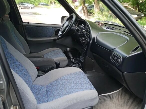 2005 Chevrolet Niva I, серый, 385000 рублей - вид 2