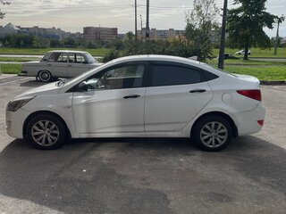 2014 Hyundai Solaris I Рестайлинг, белый, 530000 рублей, вид 4