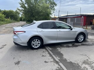 2019 Toyota Camry VIII (XV70), серый, 3100000 рублей, вид 3