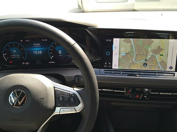 2021 Volkswagen Golf VIII, красный, 2800000 рублей - вид 5