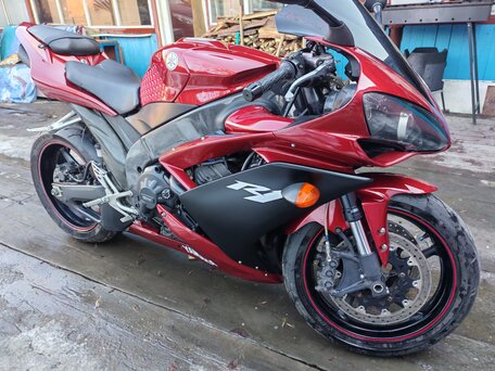 2007 Yamaha YZF-R1, красный, 715000 рублей, вид 1